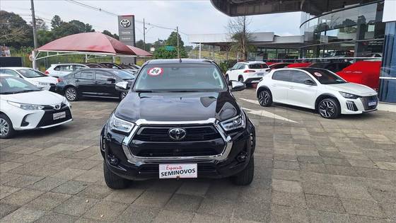 TOYOTA HILUX 2.8 D-4D TURBO DIESEL CD SRX 4X4 AUTOMÁTICO TOYOTA HILUX 2.8 D-4D TURBO DIESEL CD SRX 4X4 AUTOMÁTICO